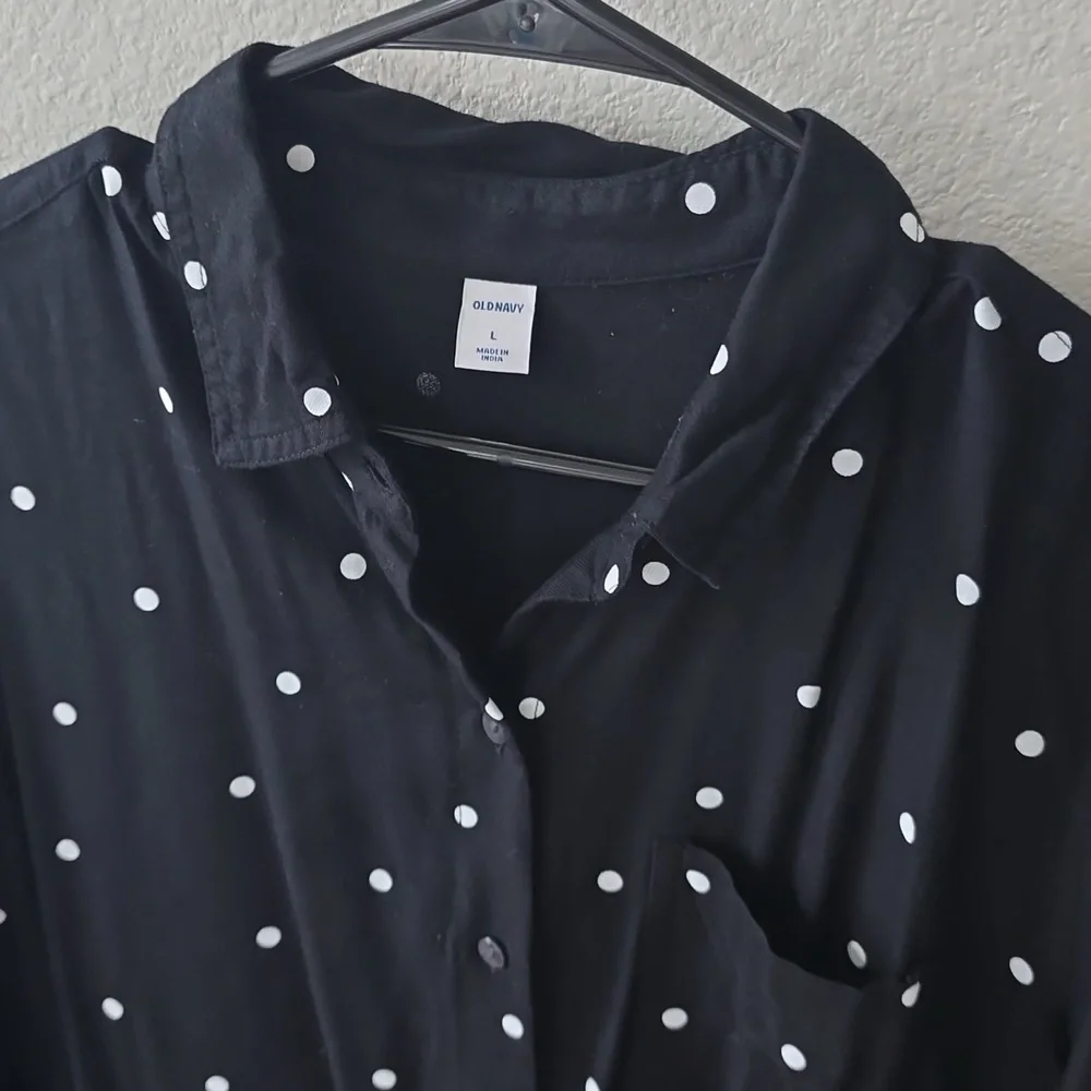 Old Navy button down blouse size large - Picture 2 of 4